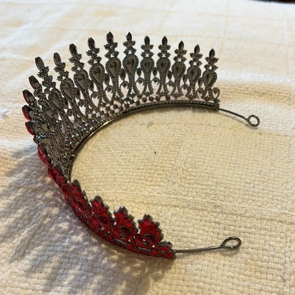 Beautiful ruby inspired tiara. Shiny, glittery, and beautiful. - Picture 5 of 5